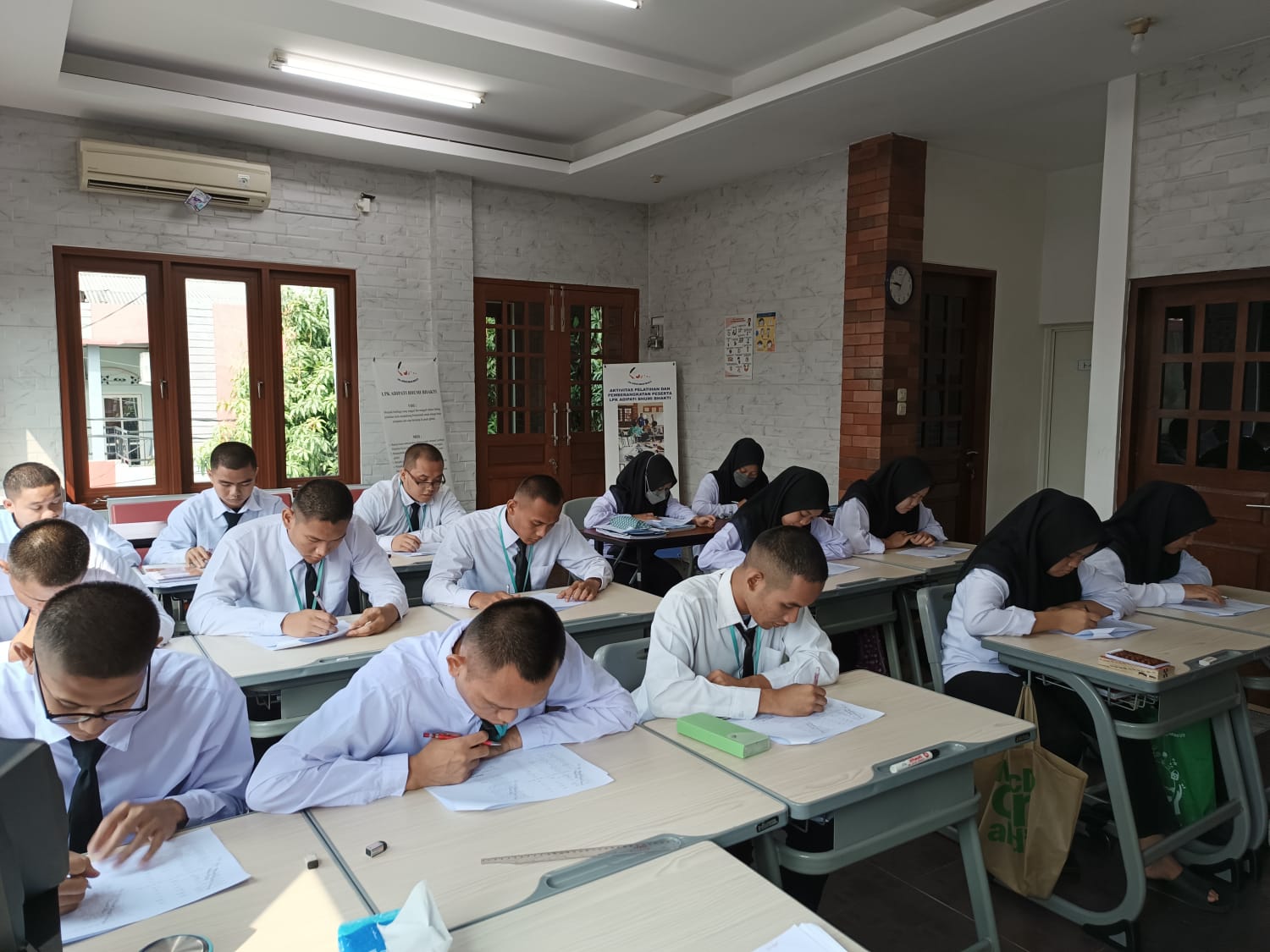 Ruang Belajar SEKAI HIKARI INDONESIA